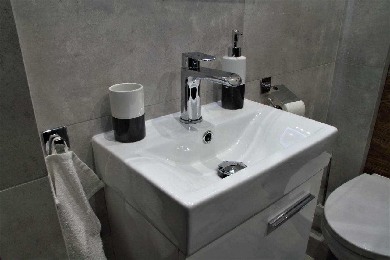 Apartament H&P Gold Apartment Warsaw Ngoại thất bức ảnh